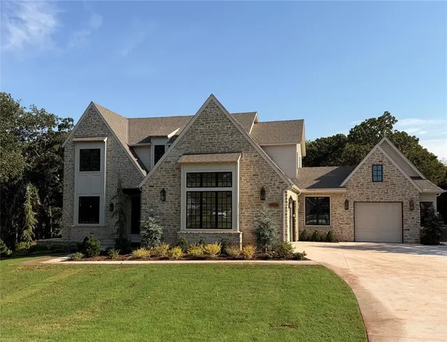 Front exterior — 9525 Midsomer Lane, Edmond, OK 73034