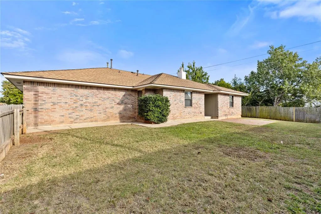 Photo 22 — 622 Peppertree Lane, Midwest City, OK 73110