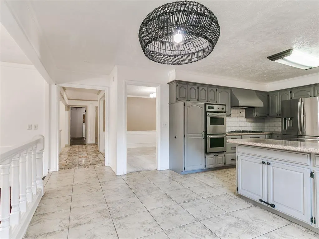Photo 11 — 10024 Henderson Drive, Oklahoma City, OK 73139