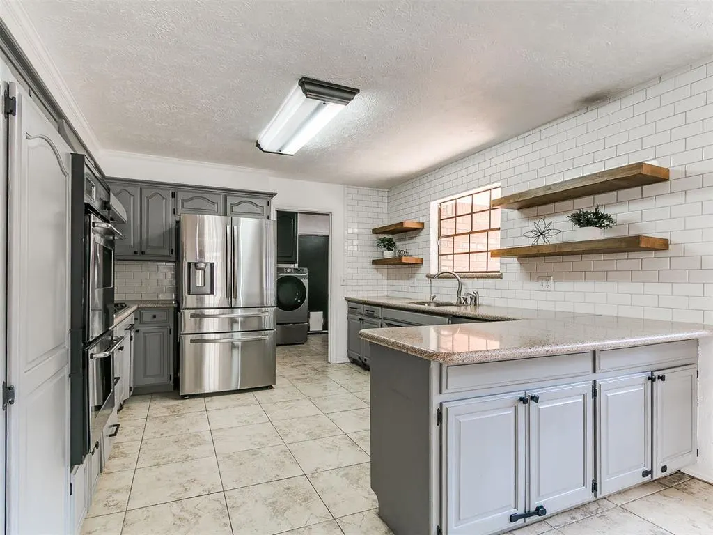 Photo 13 — 10024 Henderson Drive, Oklahoma City, OK 73139