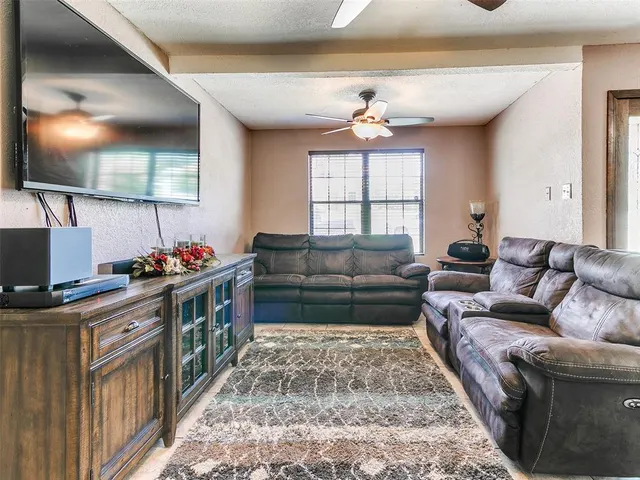 Photo 4 — 1628 NW 8th Street, Oklahoma City, OK 73106
