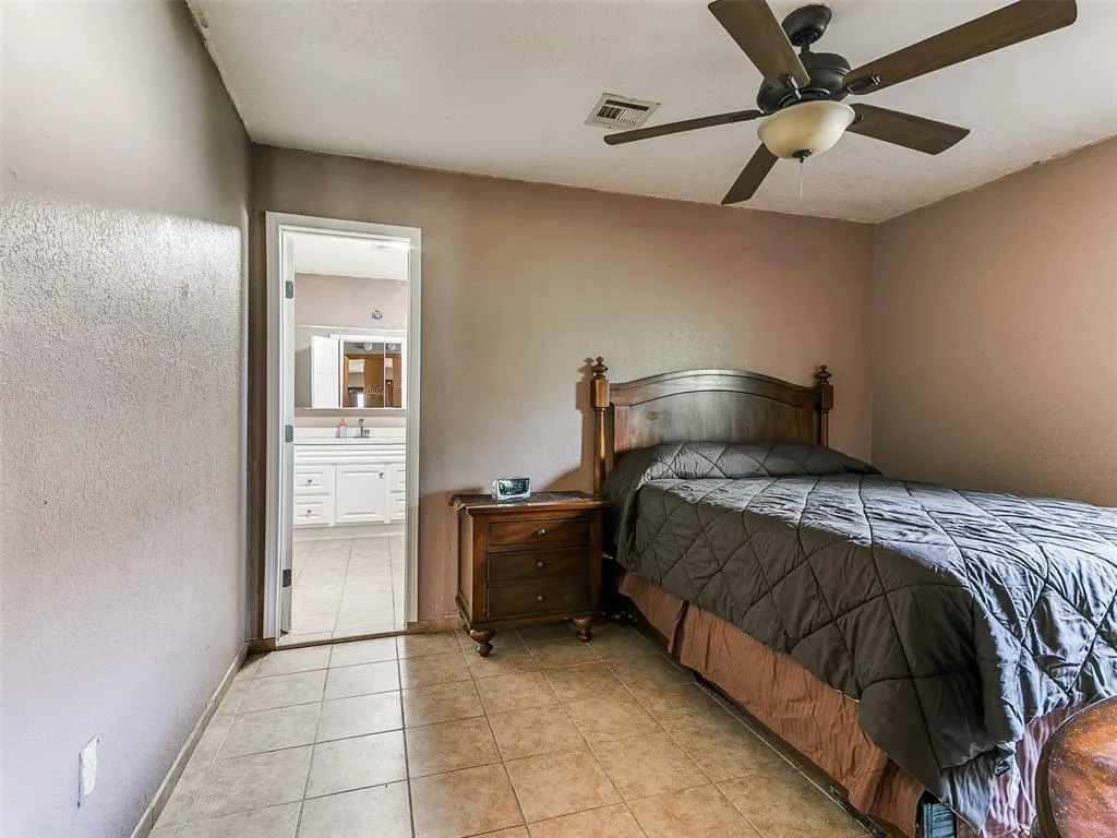 Photo 5 — 1628 NW 8th Street, Oklahoma City, OK 73106