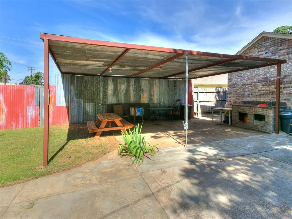 Photo 12 — 1628 NW 8th Street, Oklahoma City, OK 73106