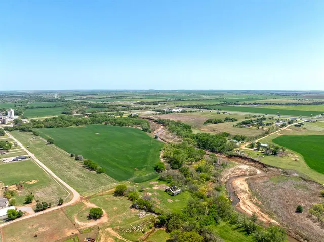 Photo 6 — S Coleman Avenue, Hydro, OK 73048