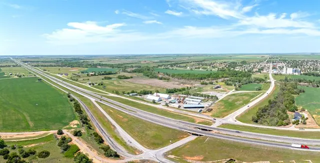 Photo 7 — S Coleman Avenue, Hydro, OK 73048