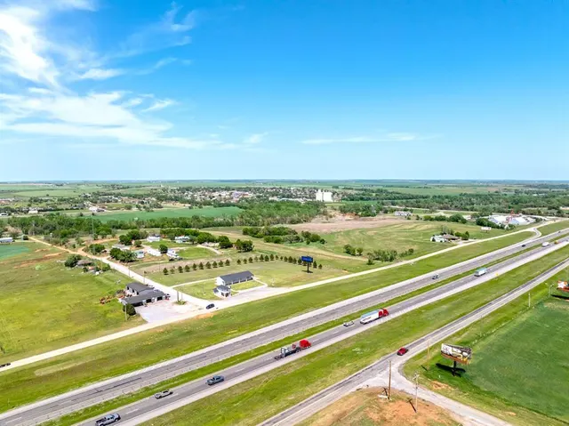 Photo 8 — S Coleman Avenue, Hydro, OK 73048