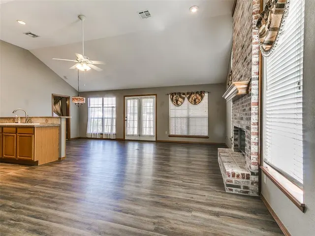 Photo 2 — 6429 Masons Drive, Oklahoma City, OK 73142