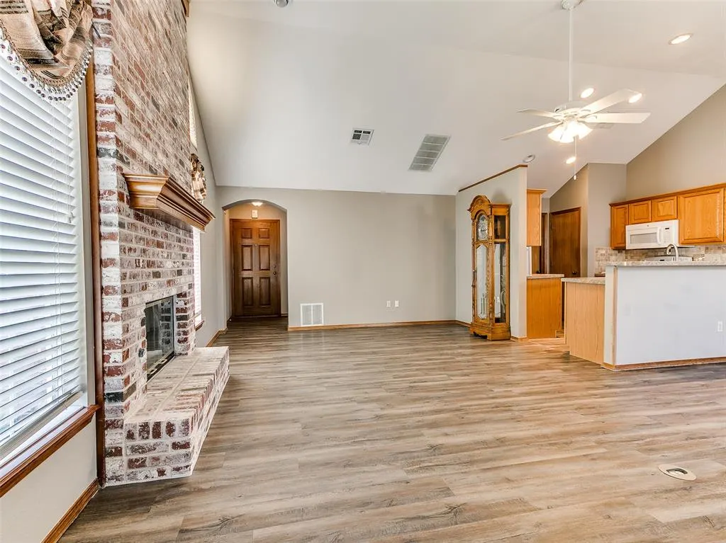 Photo 4 — 6429 Masons Drive, Oklahoma City, OK 73142