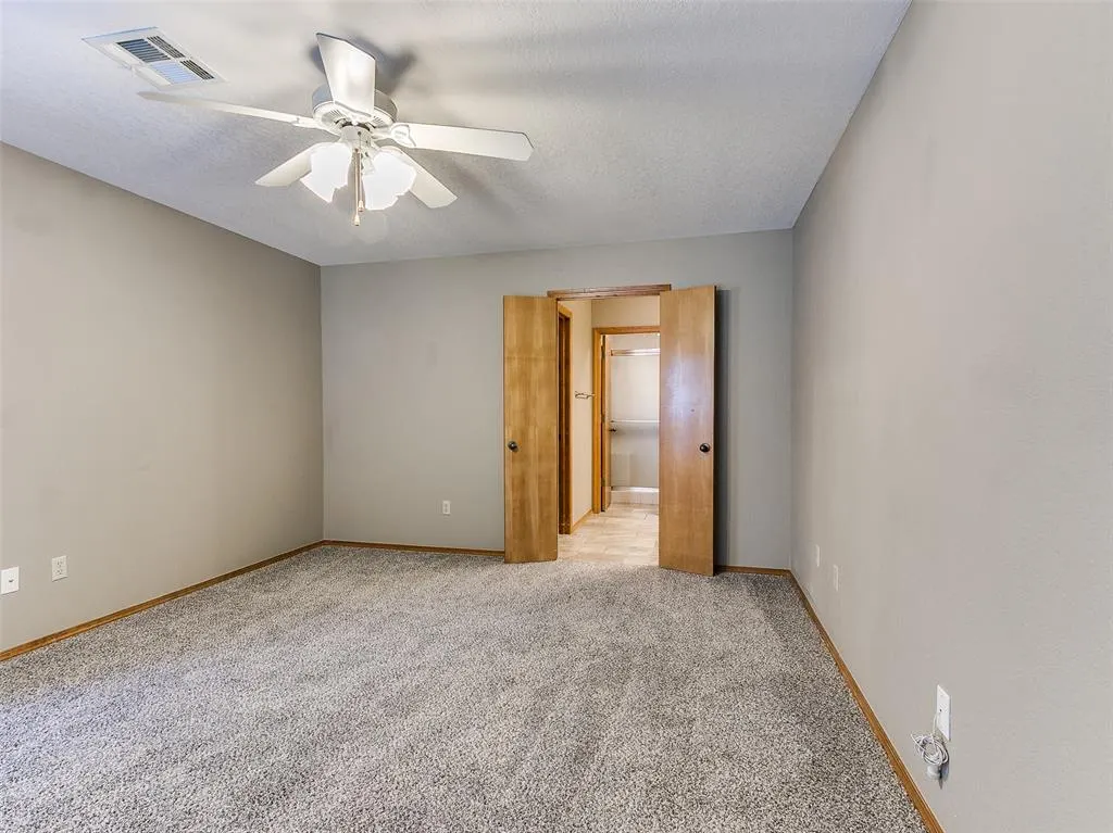 Photo 12 — 6429 Masons Drive, Oklahoma City, OK 73142