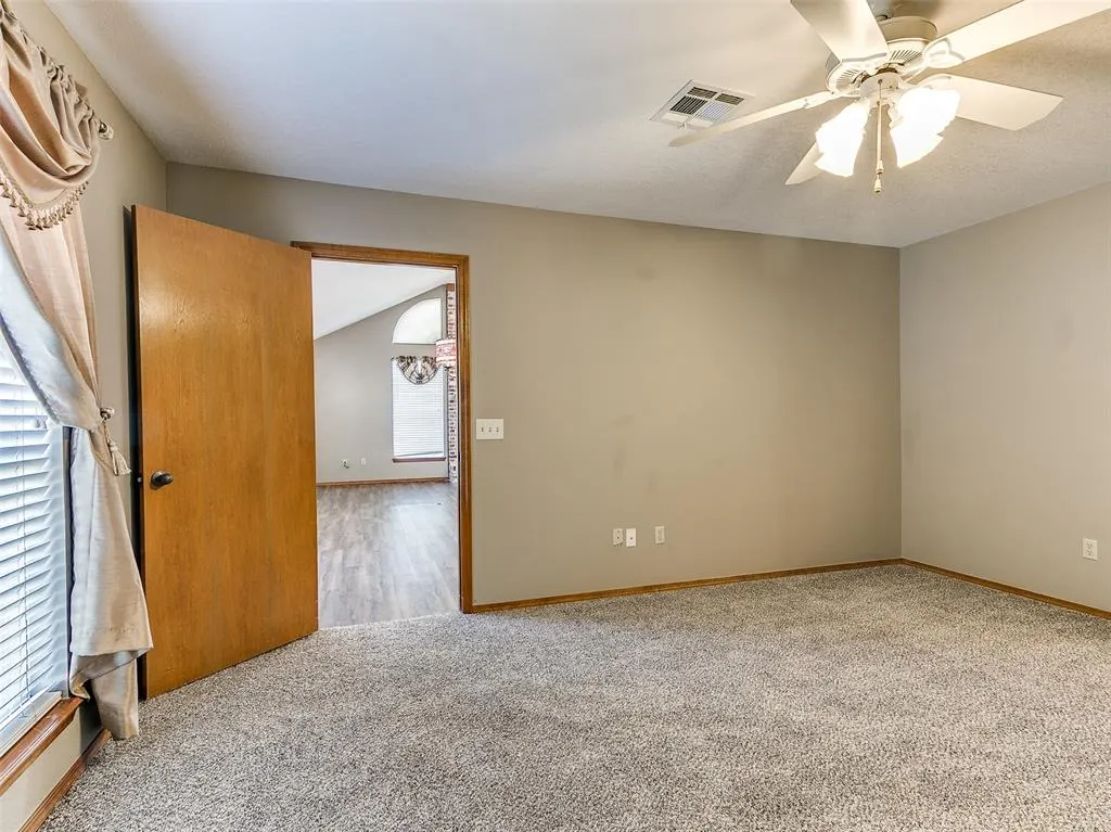 Photo 13 — 6429 Masons Drive, Oklahoma City, OK 73142