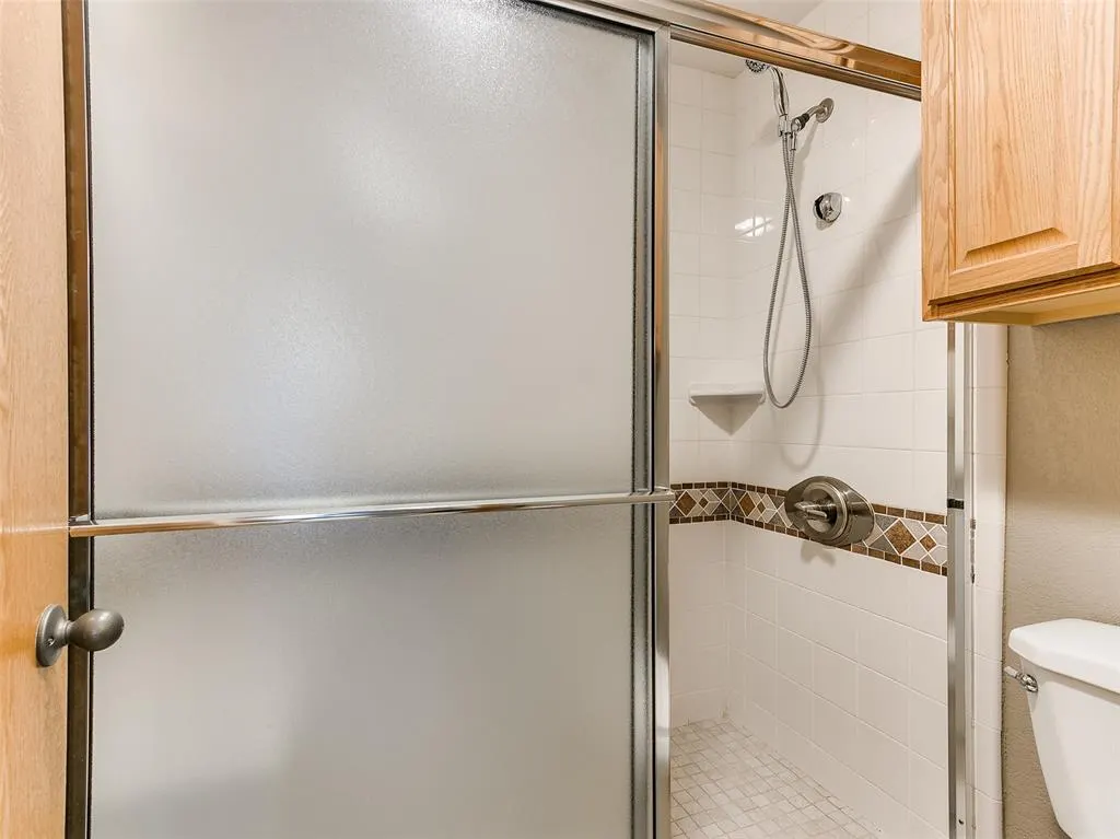 Photo 16 — 6429 Masons Drive, Oklahoma City, OK 73142