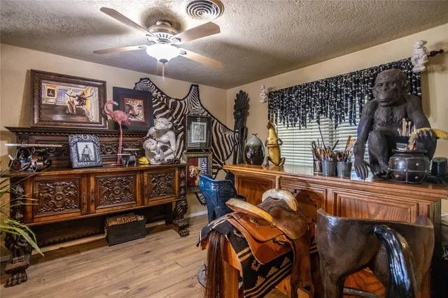 Photo 6 — 3 Peterson Drive, Clinton, OK 73601