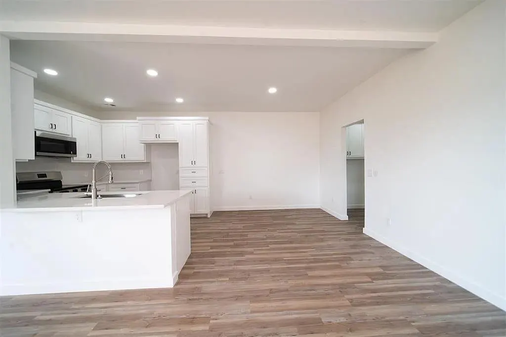 Photo 7 — 236 NW 122nd Street, Oklahoma City, OK 73114