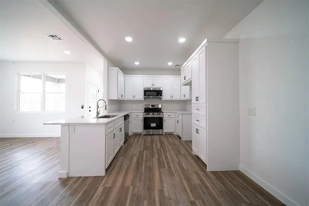 Photo 9 — 236 NW 122nd Street, Oklahoma City, OK 73114