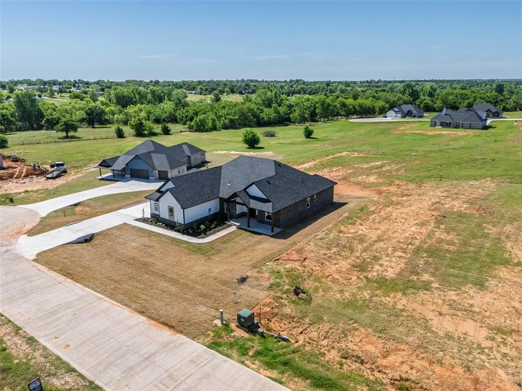 Photo 46 — 2443 Raven Circle, Blanchard, OK 73010