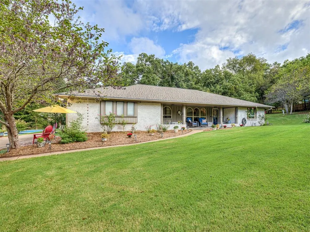 Photo 2 — 4501 Tall Oaks Court, Edmond, OK 73025