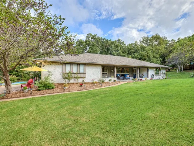 Photo 2 — 4501 Tall Oaks Court, Edmond, OK 73025