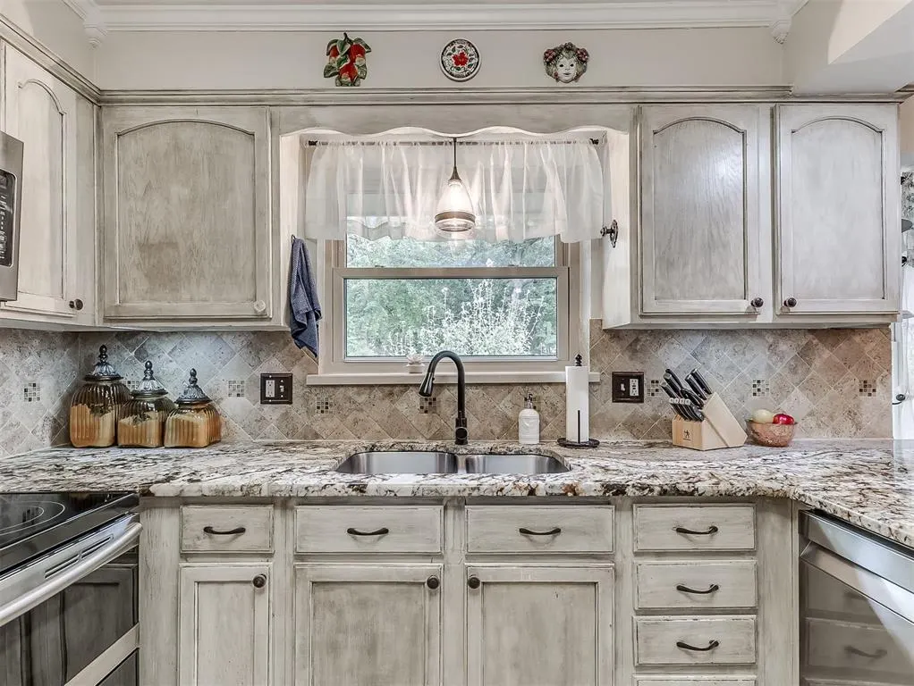 Photo 10 — 4501 Tall Oaks Court, Edmond, OK 73025