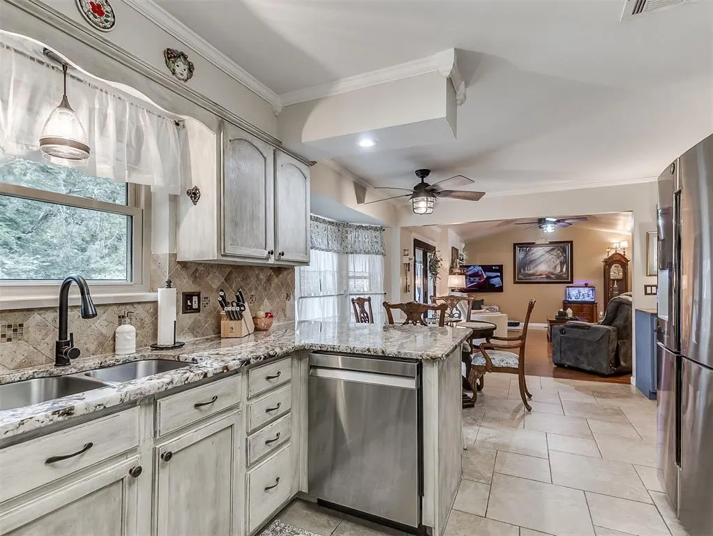 Photo 11 — 4501 Tall Oaks Court, Edmond, OK 73025