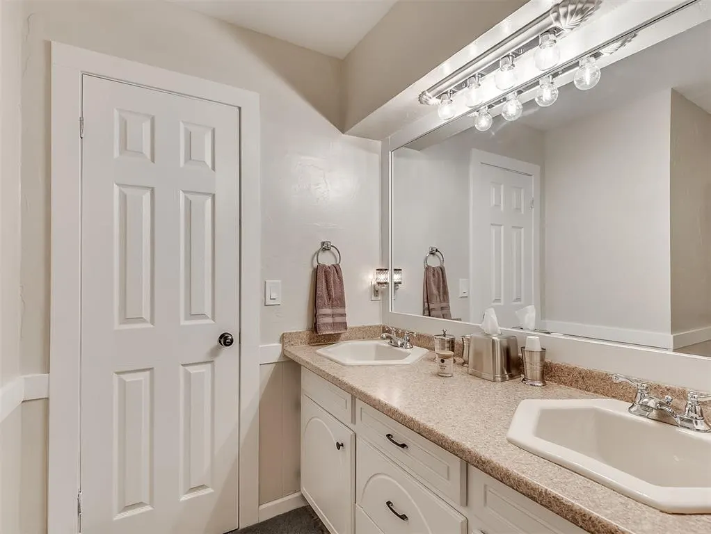 Photo 16 — 4501 Tall Oaks Court, Edmond, OK 73025