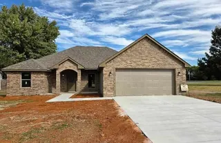 Sold home at 413 E Cole