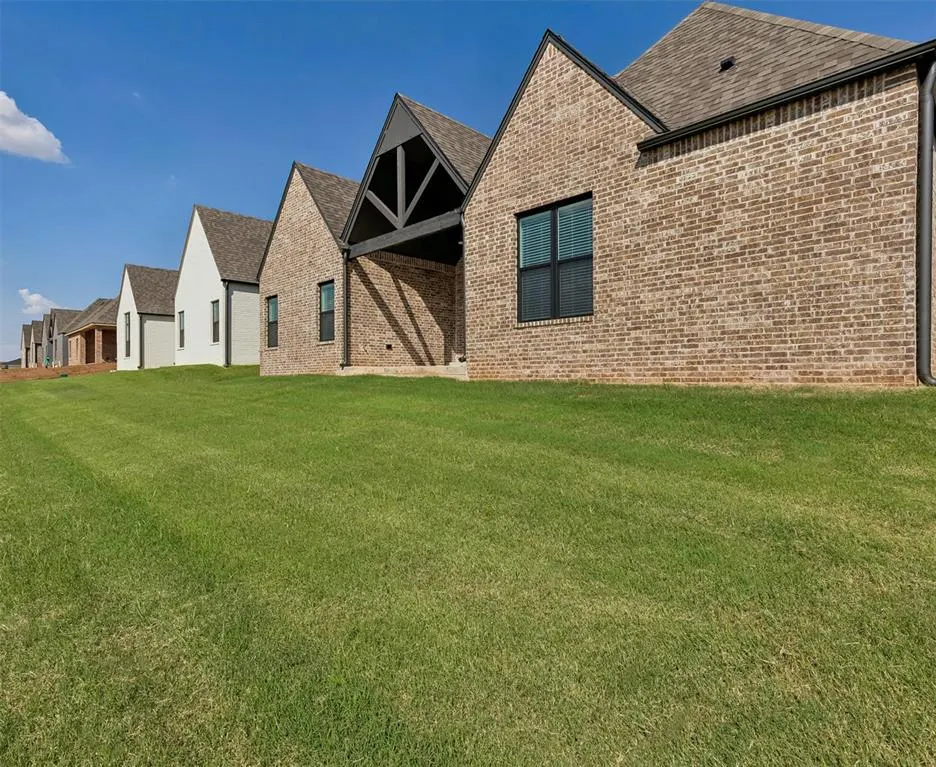 Photo 41 — 18005 Youngs Avenue, Edmond, OK 73012