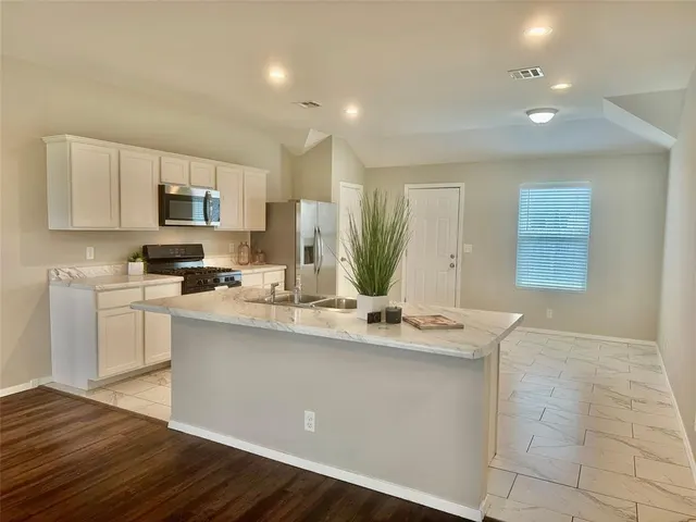 Photo 8 — 3749 S 153rd East Avenue, Tulsa, OK 74134