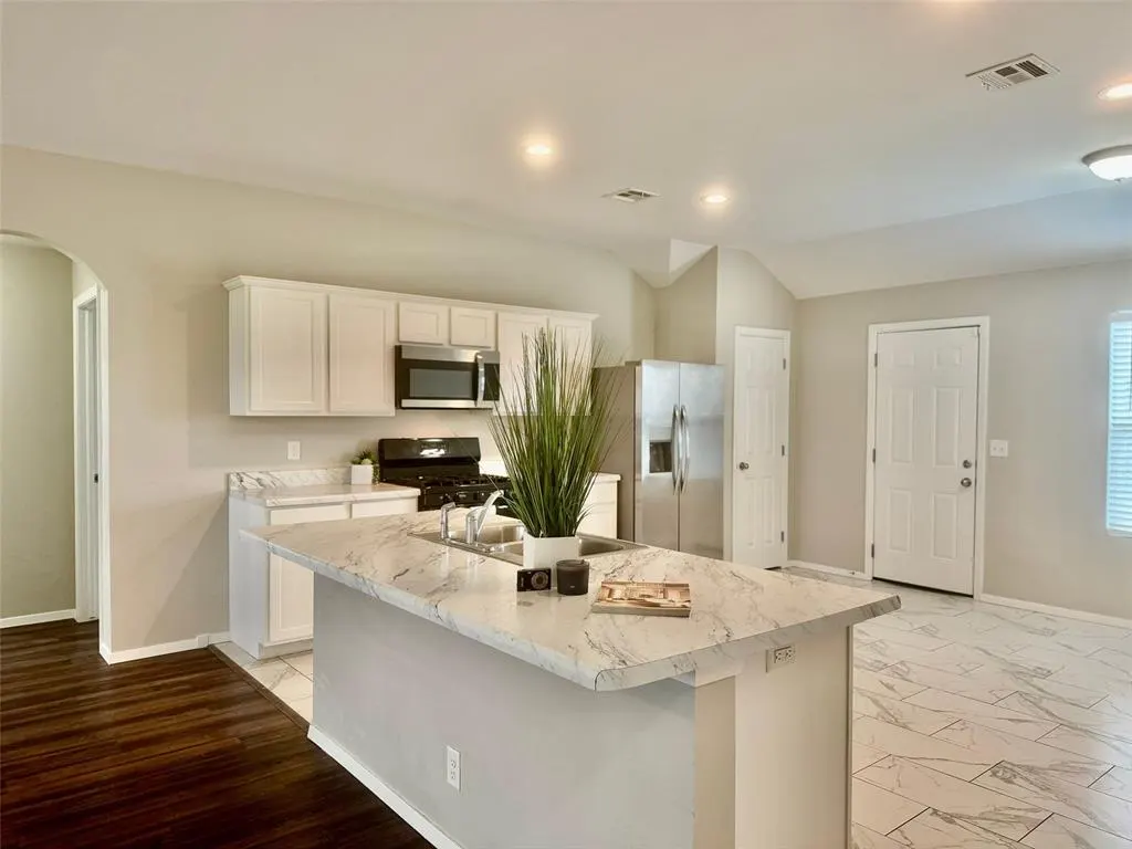 Photo 9 — 3749 S 153rd East Avenue, Tulsa, OK 74134
