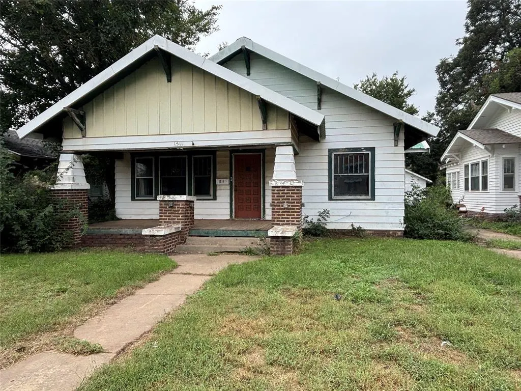 Front exterior — 1511 E Broadway Avenue, Enid, OK 73701