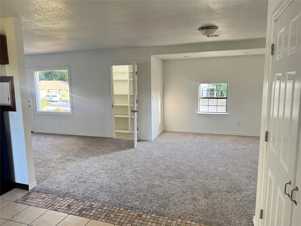 Photo 9 — 3225 NE 14th Place, Oklahoma City, OK 73117
