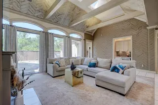 Sold home at 13313 Oakcliff Road
