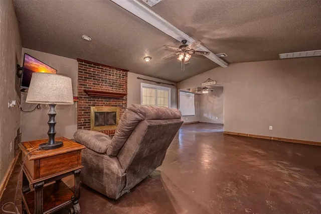 Photo 3 — 9813 S Country Club Drive, Oklahoma City, OK 73159