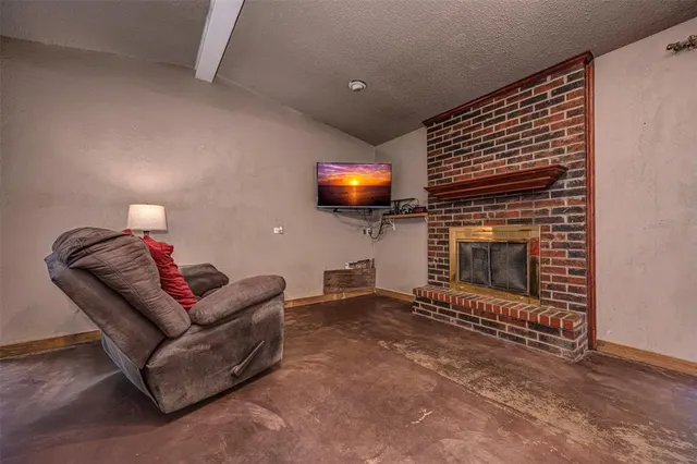 Photo 5 — 9813 S Country Club Drive, Oklahoma City, OK 73159