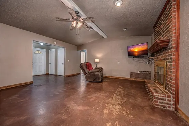 Photo 6 — 9813 S Country Club Drive, Oklahoma City, OK 73159