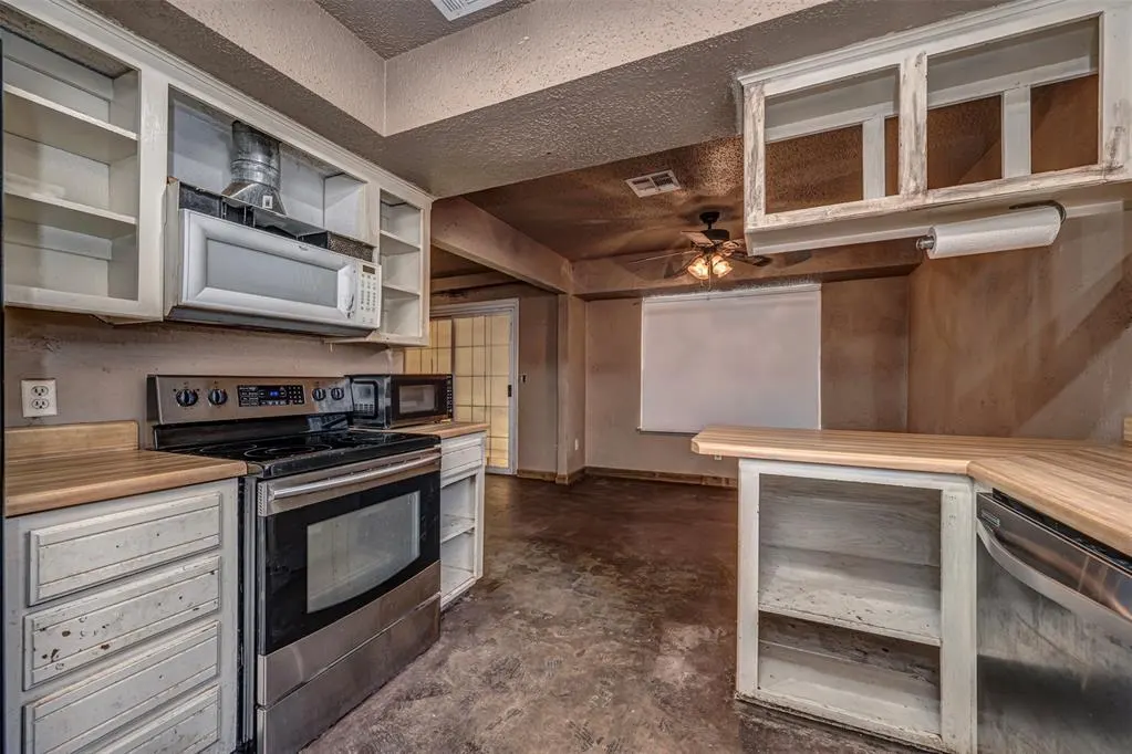 Photo 9 — 9813 S Country Club Drive, Oklahoma City, OK 73159