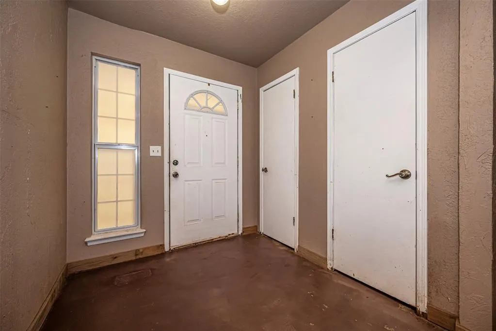 Photo 13 — 9813 S Country Club Drive, Oklahoma City, OK 73159