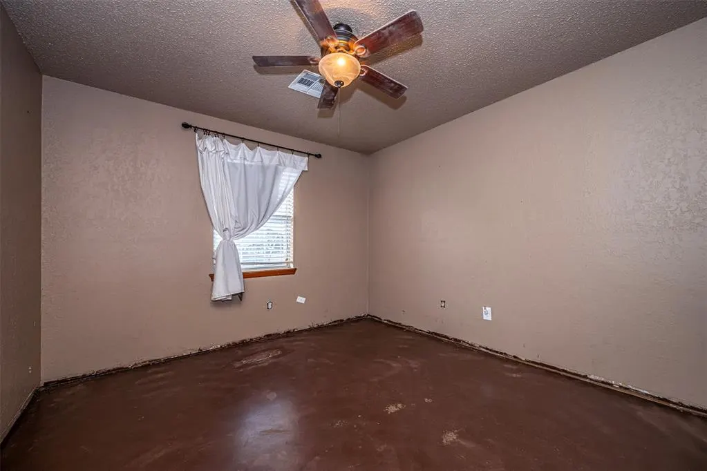 Photo 19 — 9813 S Country Club Drive, Oklahoma City, OK 73159