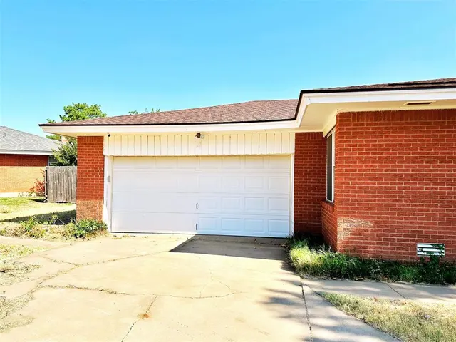 Photo 2 — 1603 NW 32nd Street, Lawton, OK 73505