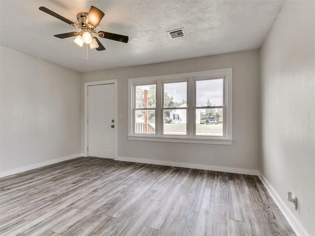 Photo 3 — 6800 NW 36th Street, Bethany, OK 73008