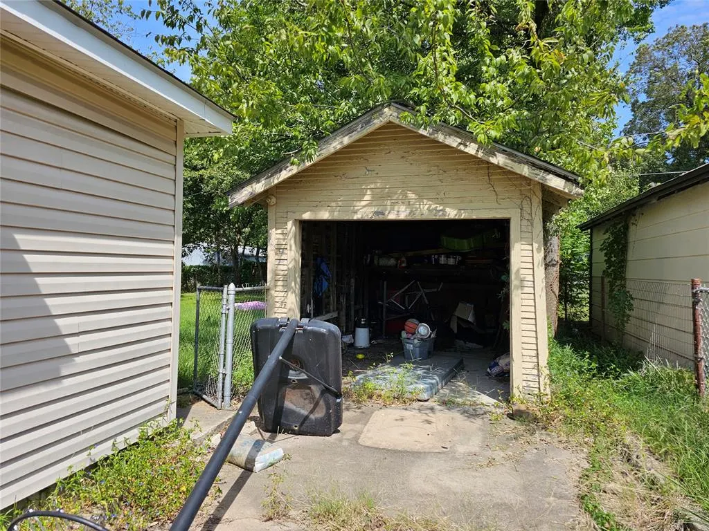 Photo 2 — 622 W 23rd Street, Ada, OK 74820