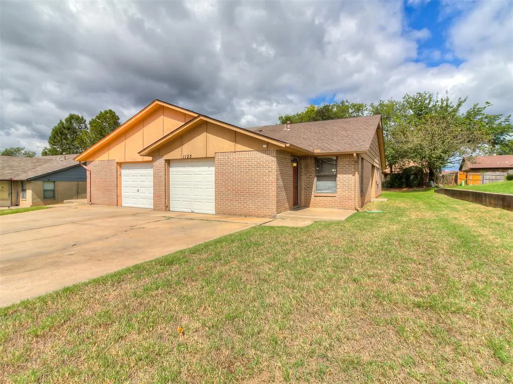 Photo 2 — 1125 Tall Oaks Drive, Midwest City, OK 73110