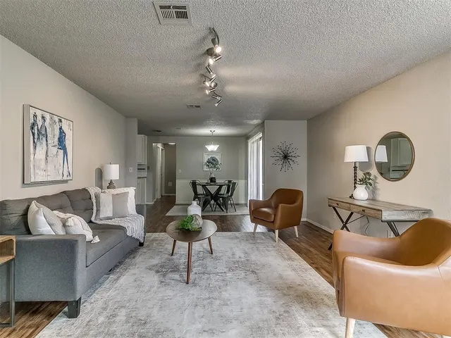 Photo 8 — 1125 Tall Oaks Drive, Midwest City, OK 73110