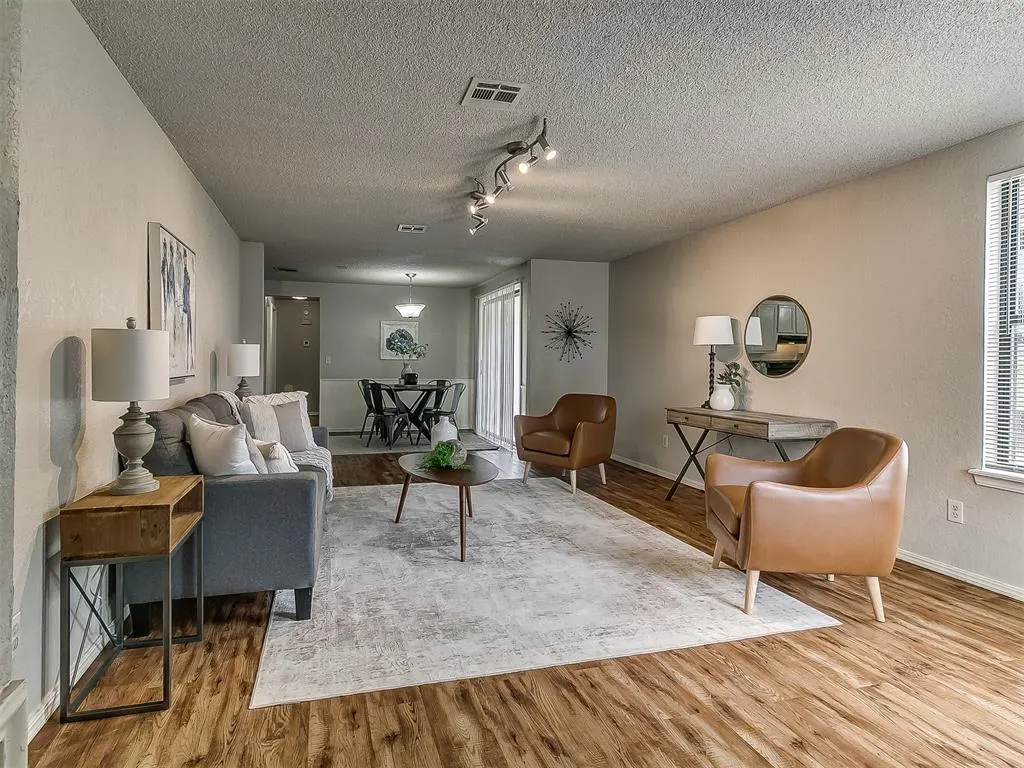 Photo 9 — 1125 Tall Oaks Drive, Midwest City, OK 73110