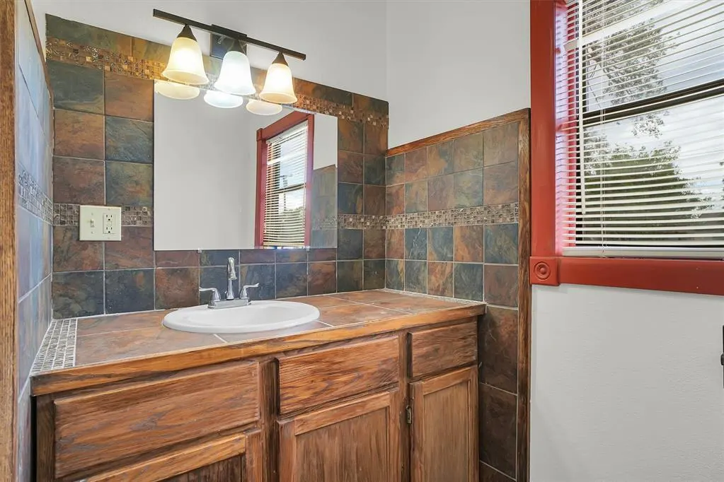 Photo 16 — 1109 Chestnut Street, Altus, OK 73521