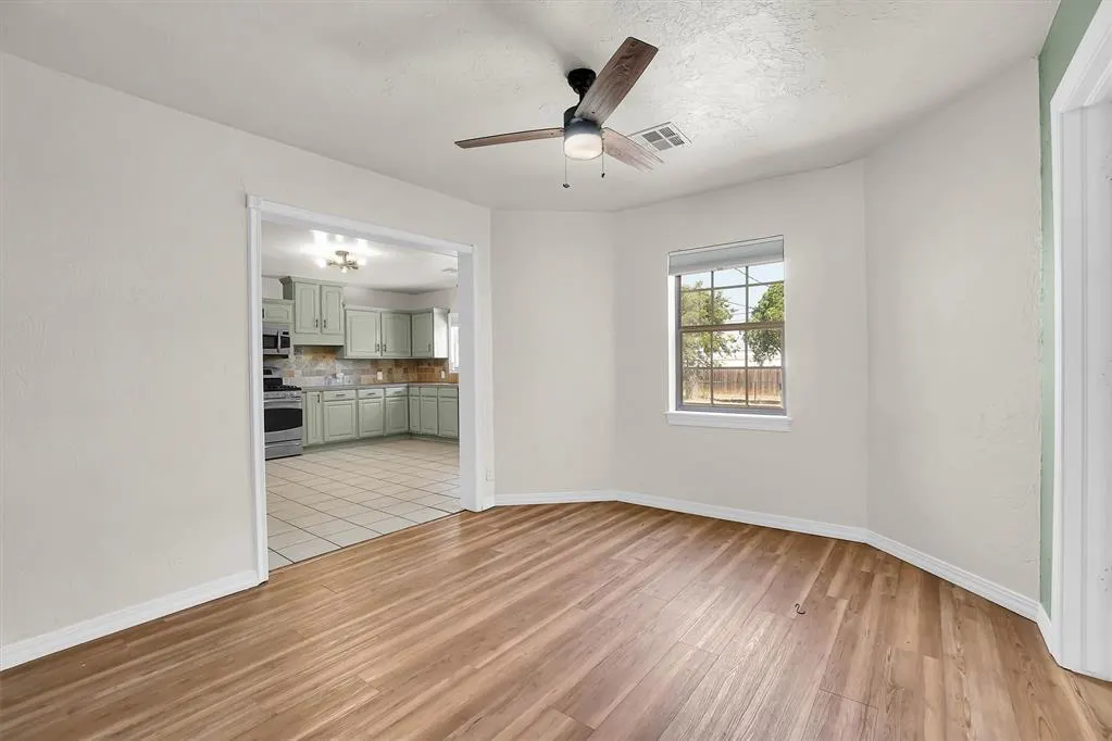 Photo 9 — 1422 N Hudson Street, Altus, OK 73521