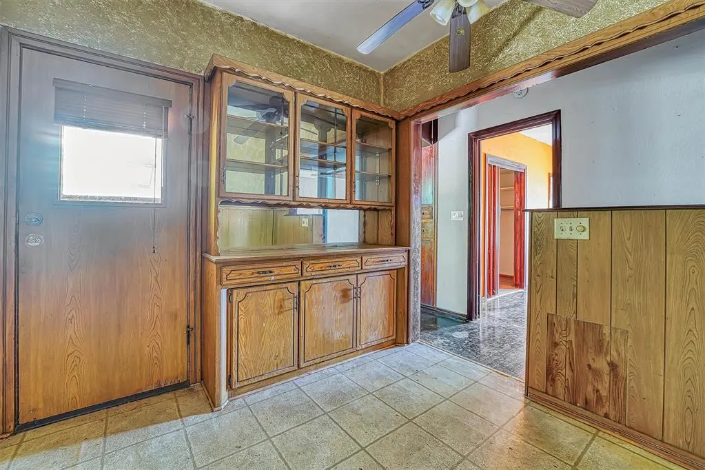 Photo 9 — 200 N Maryland Avenue, Mangum, OK 73554