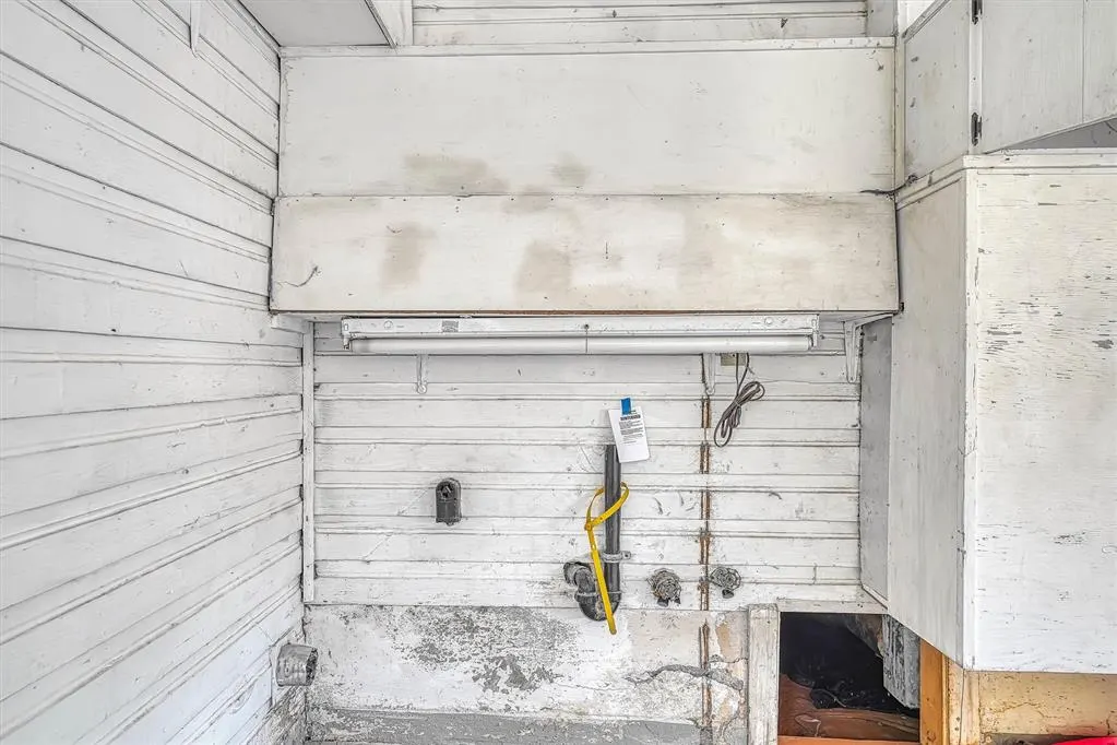 Photo 24 — 200 N Maryland Avenue, Mangum, OK 73554