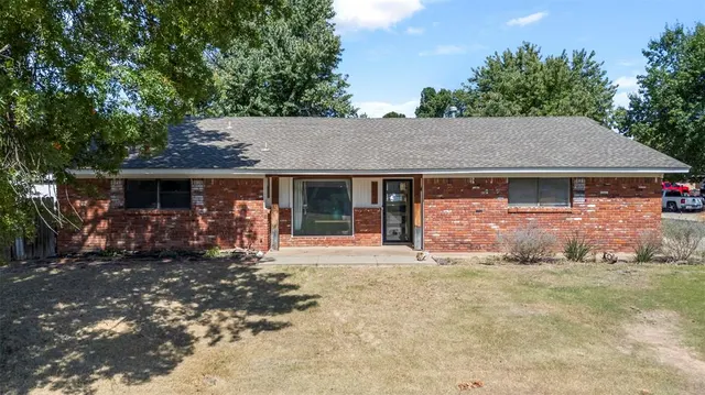 Front exterior — 8213 NW 25th Street, Bethany, OK 73008