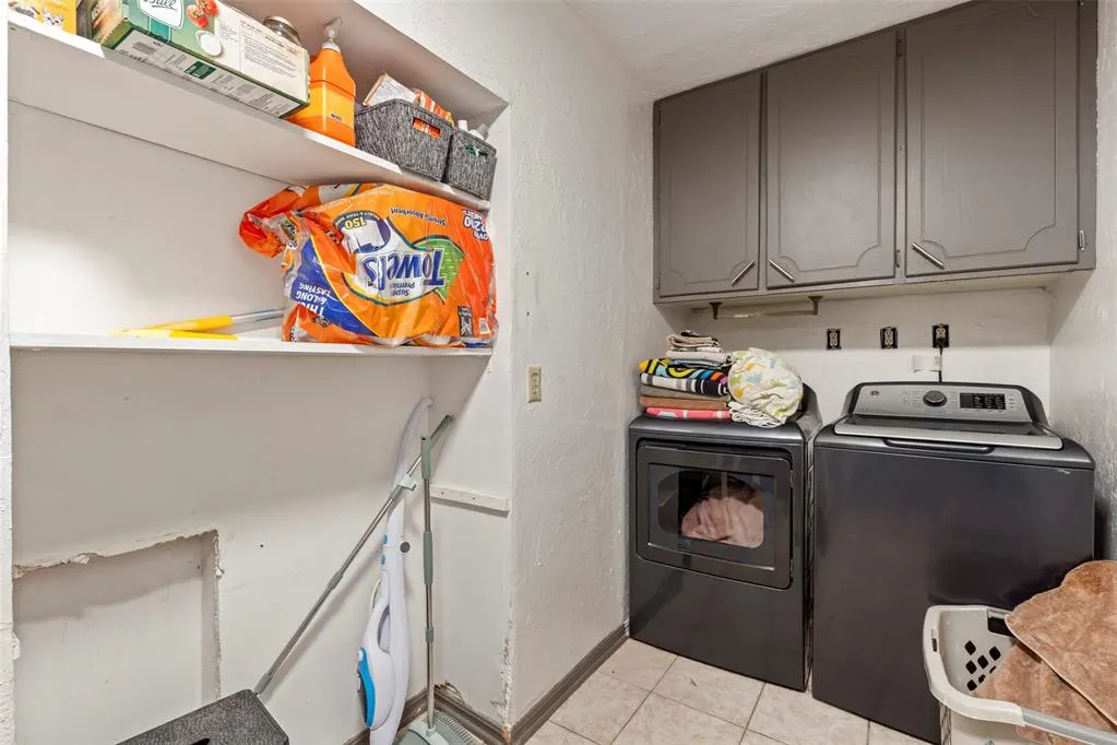 Photo 23 — 8213 NW 25th Street, Bethany, OK 73008