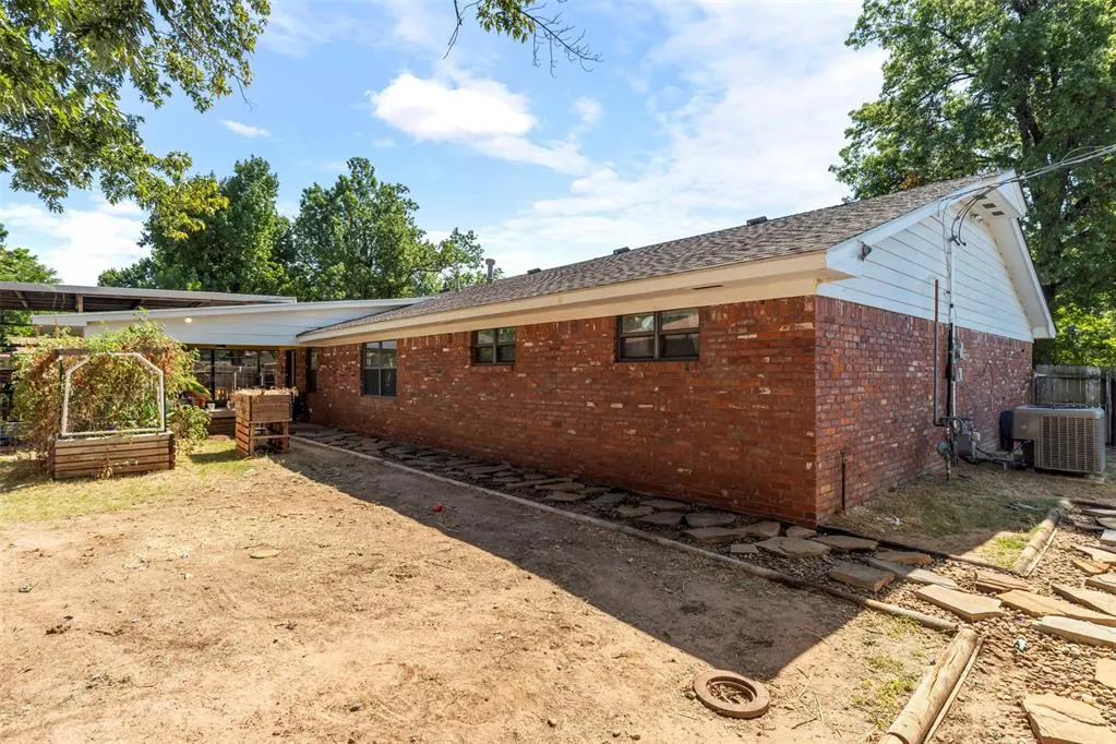 Photo 24 — 8213 NW 25th Street, Bethany, OK 73008